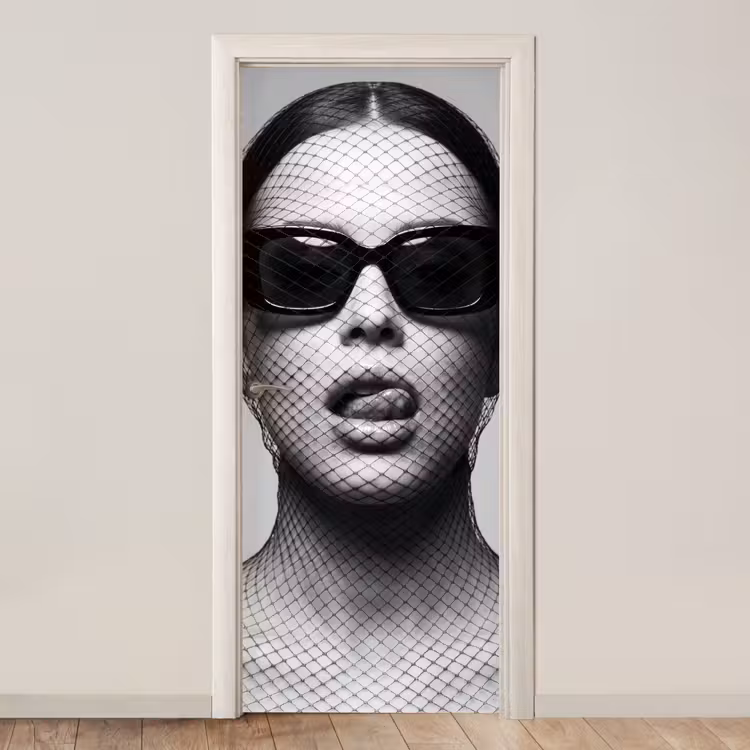 Deursticker - Vrouw - Net - Mysterieus - Zwart - Wit — 1