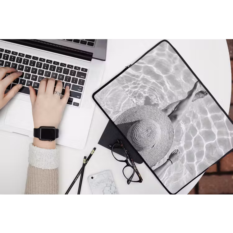 Laptophoes - Zwembad - Hoed - Water - Zwart - Wit - Zomers — 3
