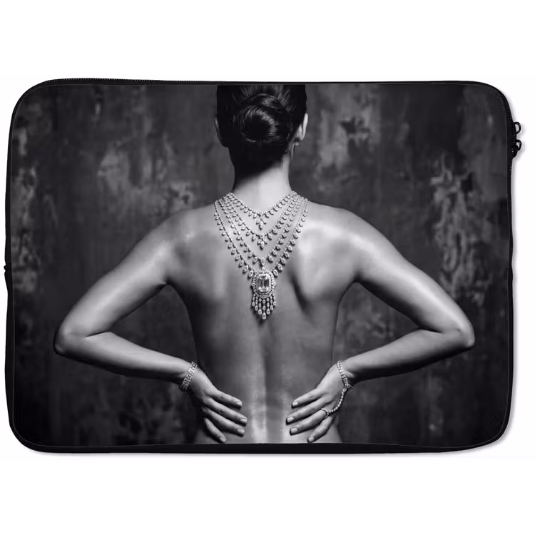 Laptophoes - Rug - Ketting - Portret - Zwart - Wit - Glamour — 1