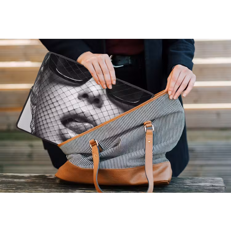 Laptophoes - Vrouw - Net - Mysterieus - Zwart - Wit — 4