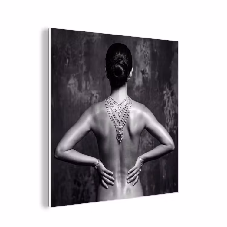 Forex - Rug - Ketting - Portret - Zwart - Wit - Glamour — 1