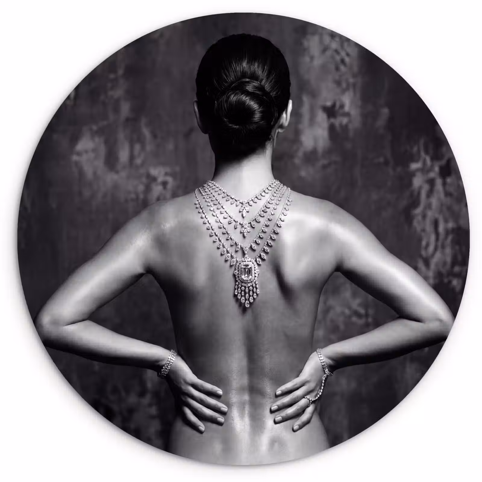 Muurcirkel - Rug - Ketting - Portret - Zwart - Wit - Glamour — 1