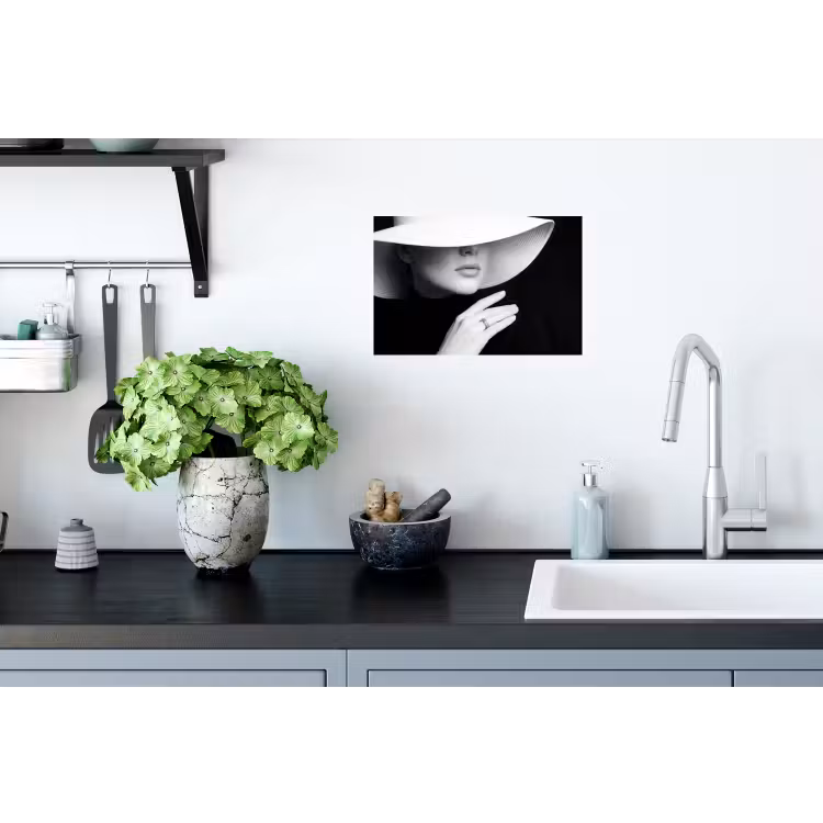 Muursticker - Vrouw - Hoed - Hand - Zwart - Wit - Klassiek — 2