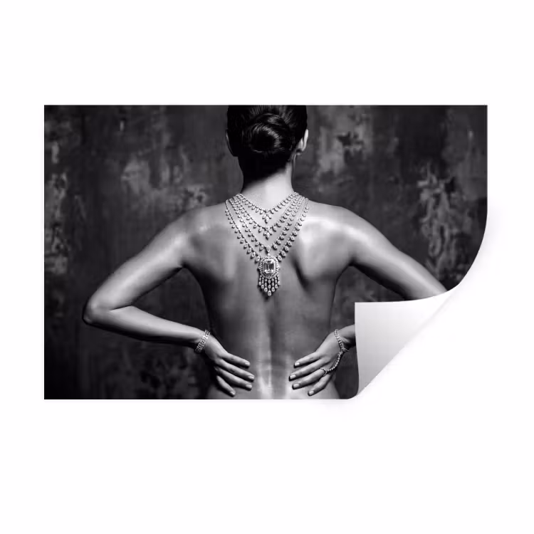 Muursticker - Rug - Ketting - Portret - Zwart - Wit - Glamour — 1