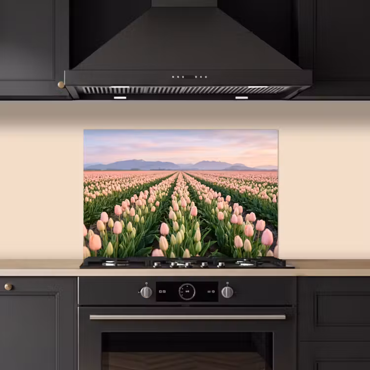 Spatscherm keuken - Tulpen - Landschap - Roze — 2