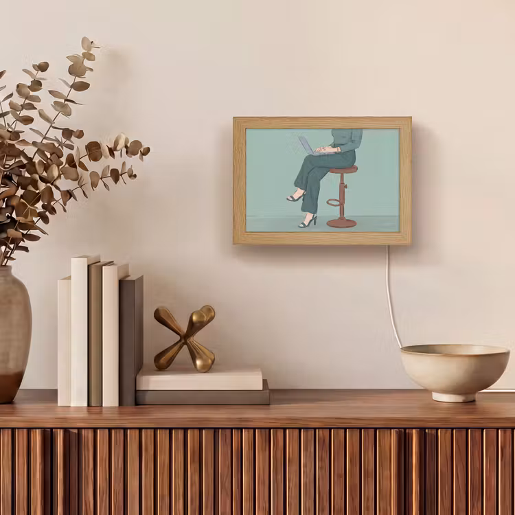 Lightbox - Wandlamp - Vrouw - Laptop - Zittend - Illustratie - Groen — 4