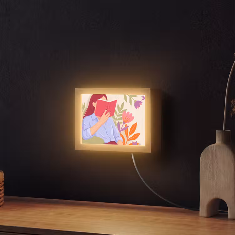 Lightbox - Wandlamp - Vrouw - Lezen - Thuis - Modern - Bloemen — 2