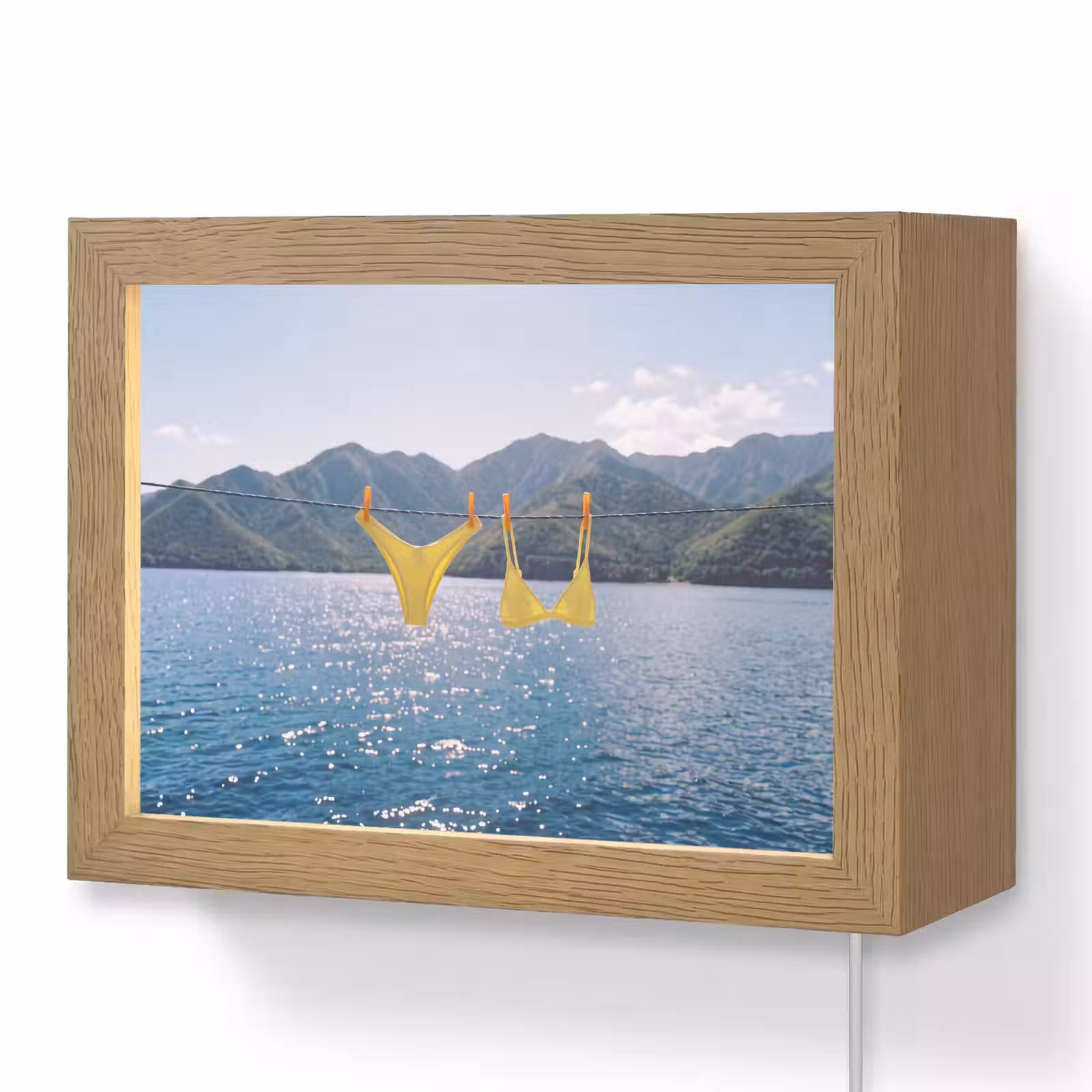 Lightbox - Wandlamp - Badmode - Bikini - Zee - Bergen - Geel — 1