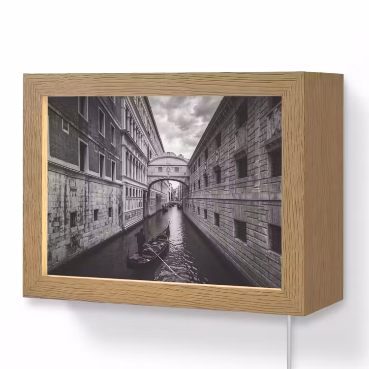 Lightbox - Wandlamp - Boot - Waterweg - Stad - Zwart-wit - Architectuur — 1