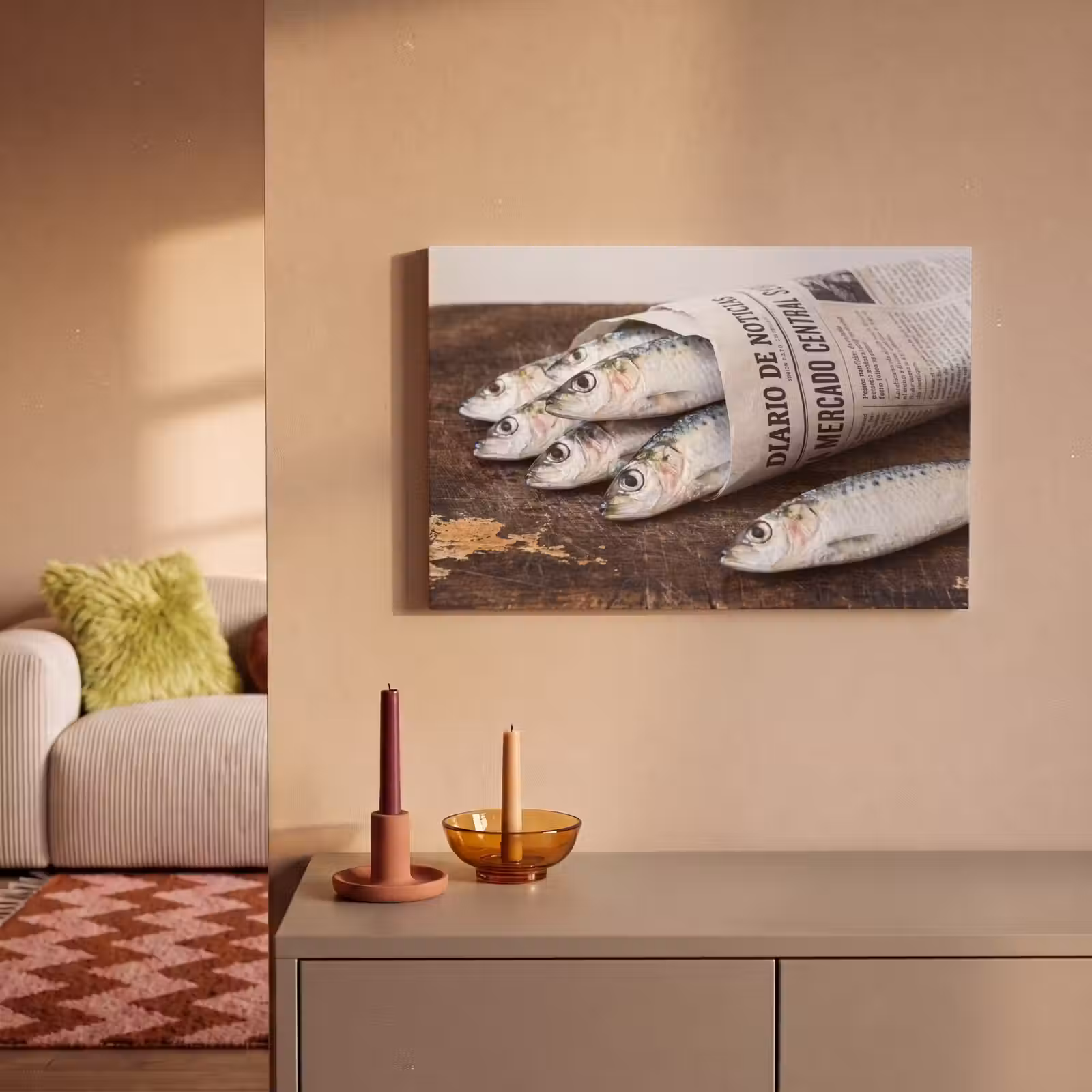 Canvas schilderij - Sardientje - krant - snijplank — 1