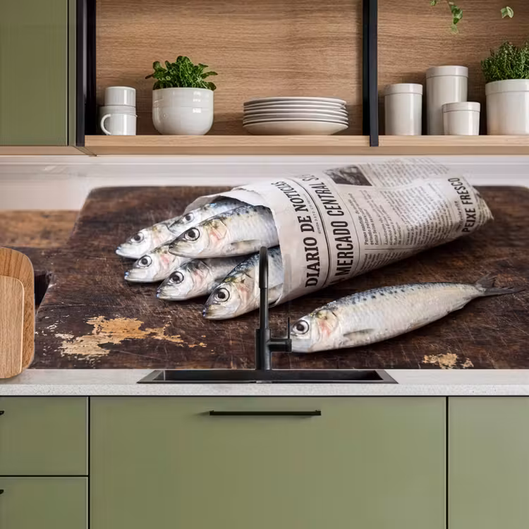 Keuken achterwand - Sardientje - krant - snijplank — 5