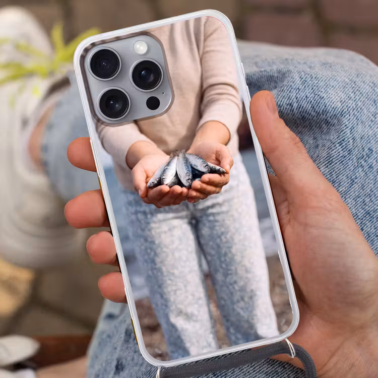 Telefoonhoesje met koord - Vis - Handen - Natuur — 2