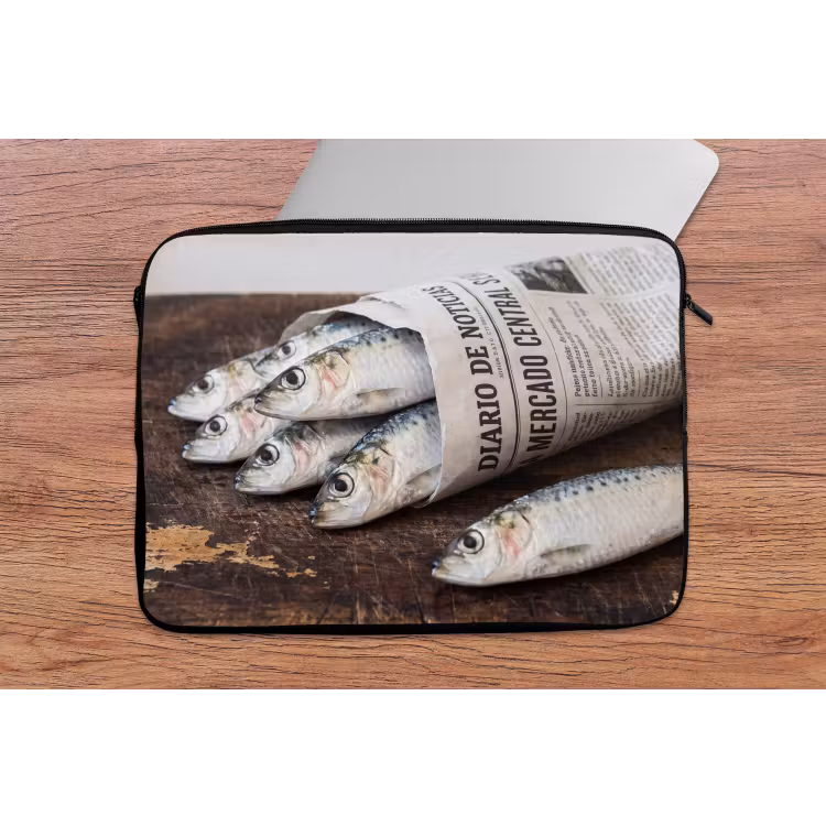 Laptophoes - Sardientje - krant - snijplank — 2