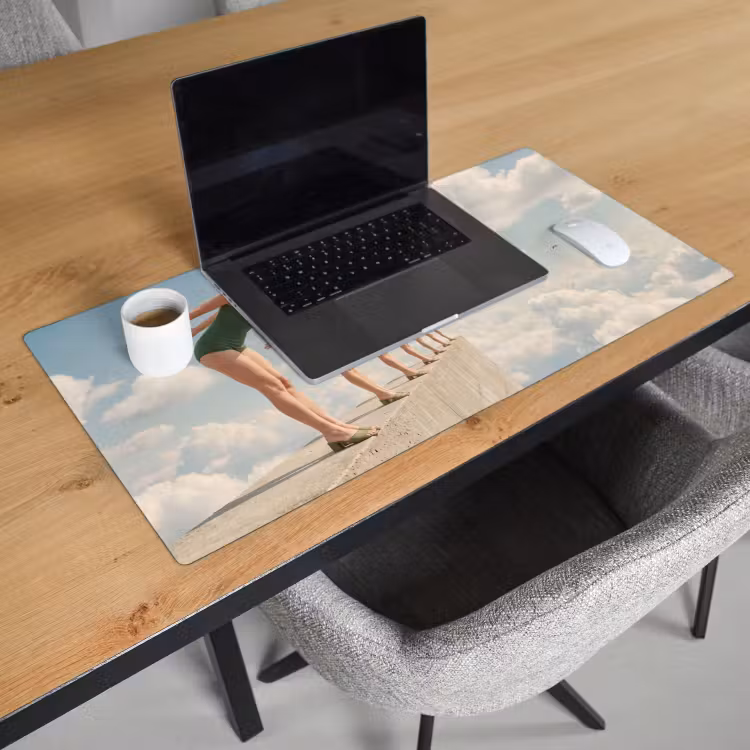 Bureau onderlegger - Vrouwen - Duikhouding - Wolken — 3