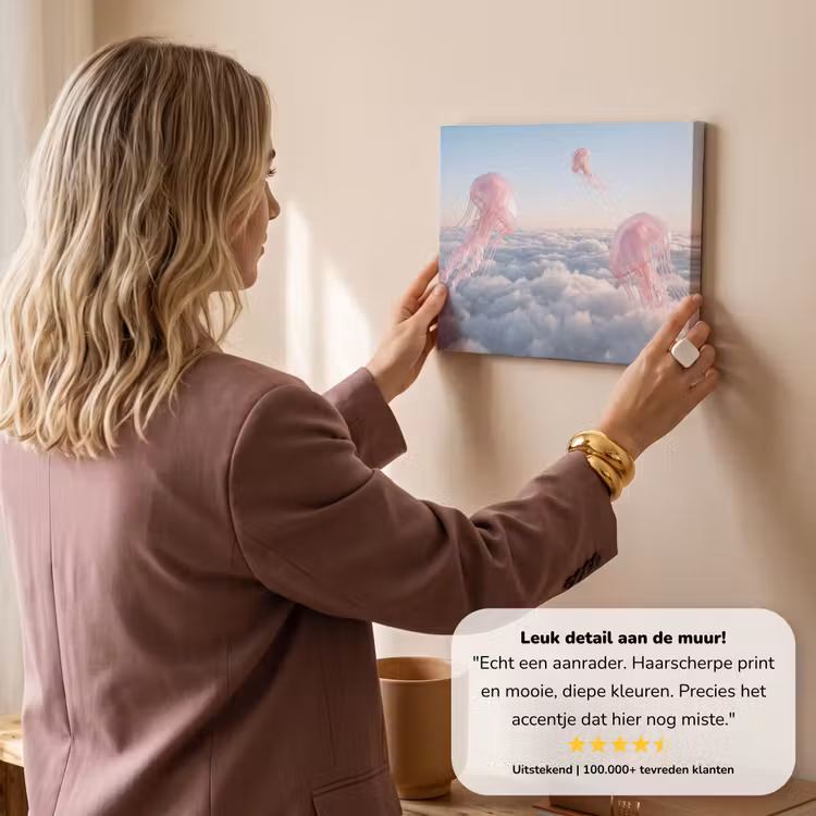 Canvas schilderij - Roze dier - Wolken — 2
