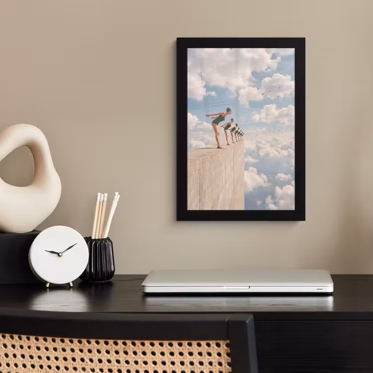 Poster met lijst - Vrouwen - Duikhouding - Wolken — 2