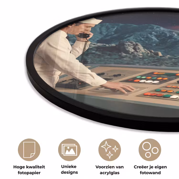 Ronde fotolijst - Man - Controlekamer - Strand — 2