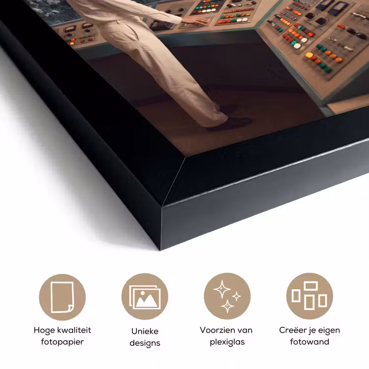 Poster met lijst - Man - Controlekamer - Strand — 6