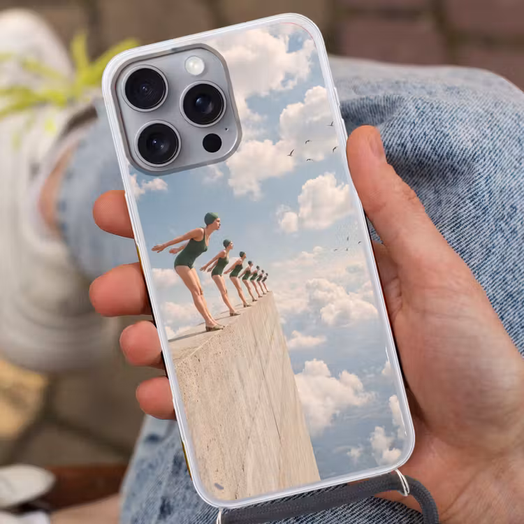 Telefoonhoesje met koord - Vrouwen - Duikhouding - Wolken — 2