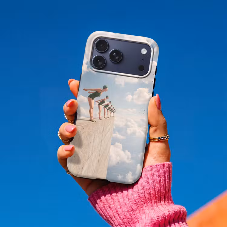 Telefoonhoesje Toughcase - Vrouwen - Duikhouding - Wolken — 2