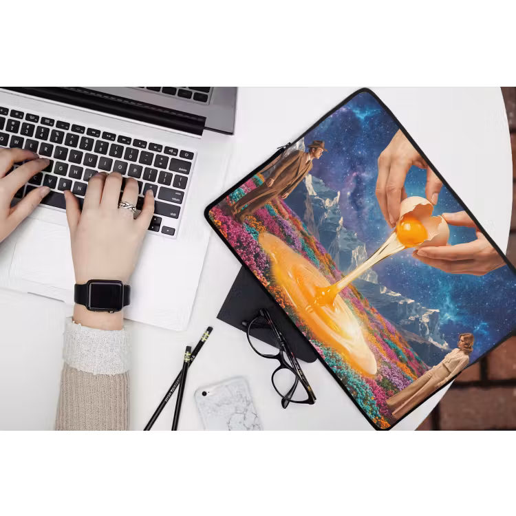 Laptophoes - Handen - Ei - Surrealisme — 3