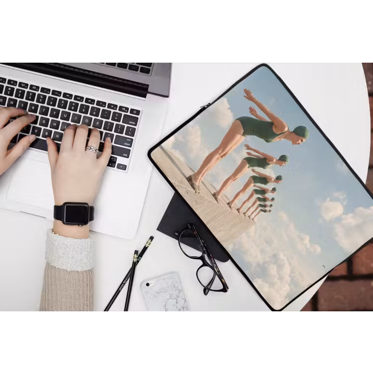 Laptophoes - Vrouwen - Duikhouding - Wolken — 3