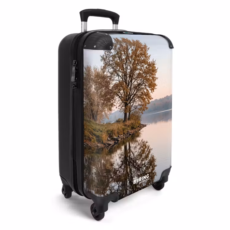 Koffer - Bomen - Reflectie - Water - Zonsopgang - Serene — 2