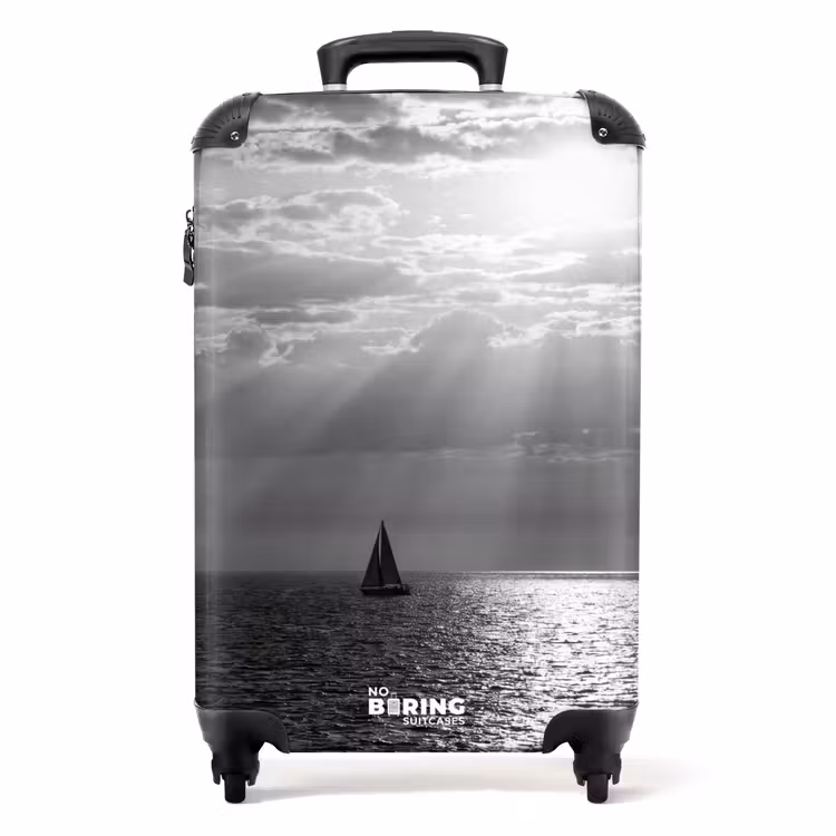 Koffer - Water - Boot - Lucht - Natuur - Zwart-wit — 1