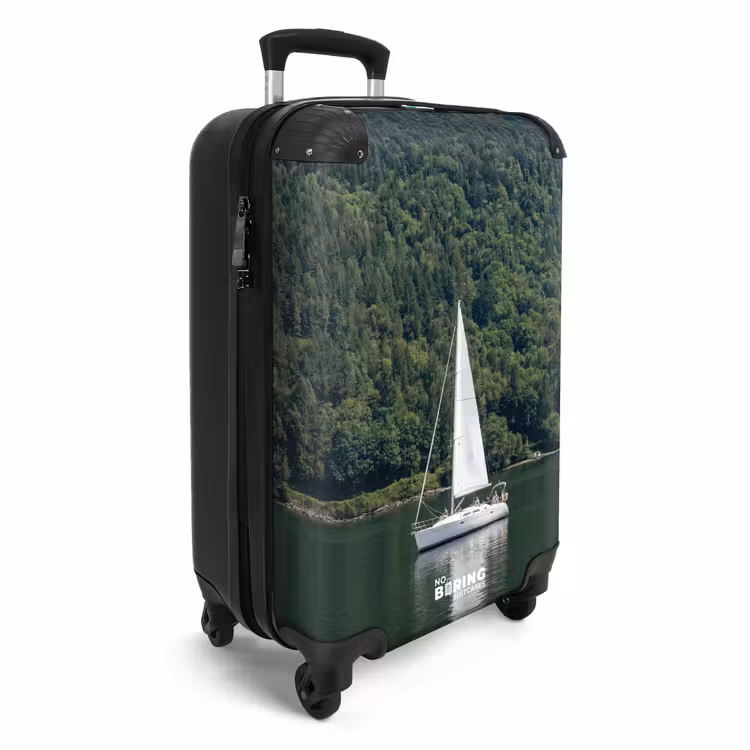 Koffer - Zeilboot - Water - Bergen - Natuur - Groen — 2