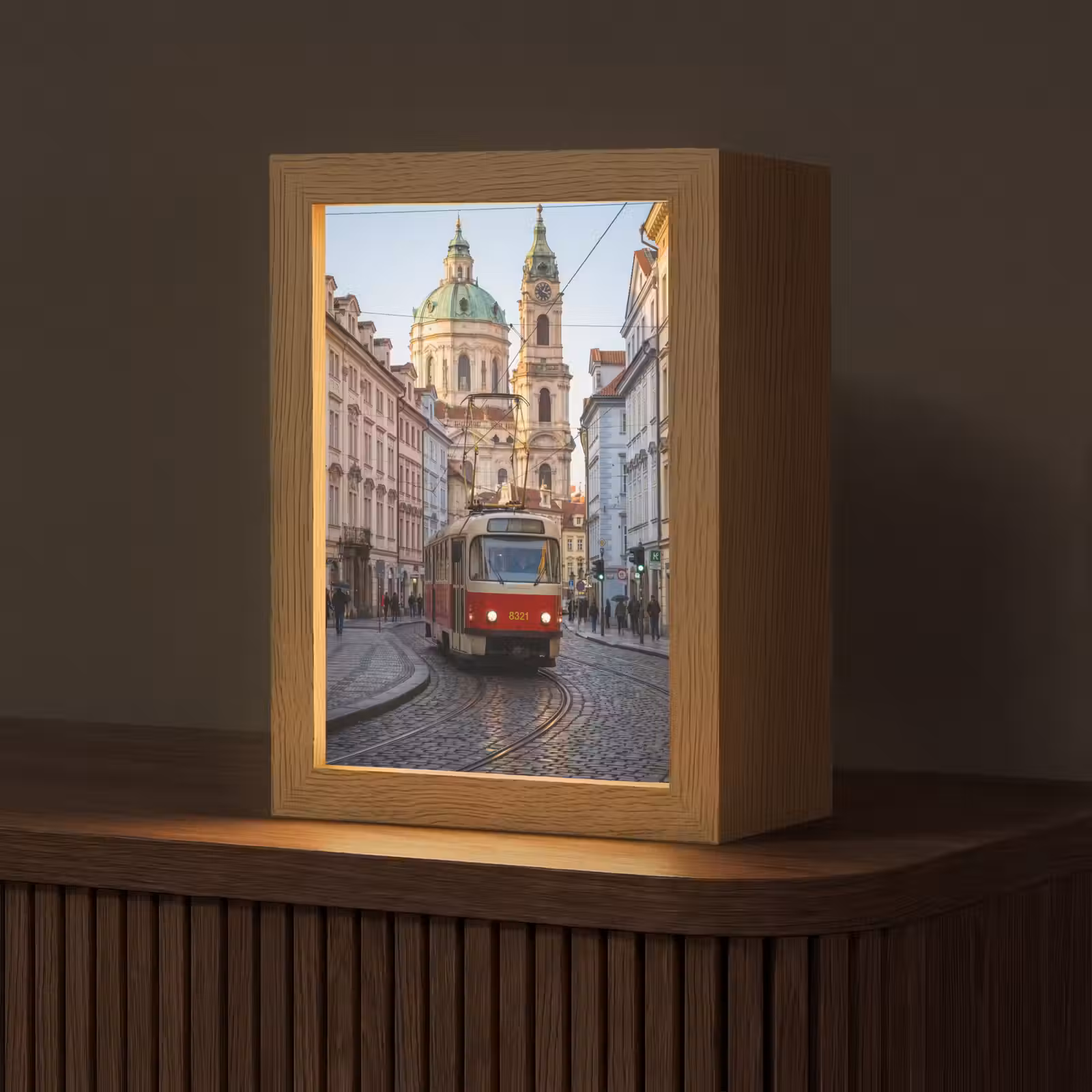 Gepersonaliseerde Lightbox - Tram - Straat - Stadsgezicht - Klassiek - Rood — 1