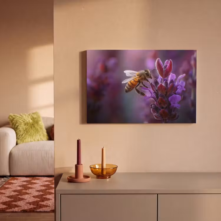 Canvas schilderij - Honingbij - Paarse bloemen - Details — 2