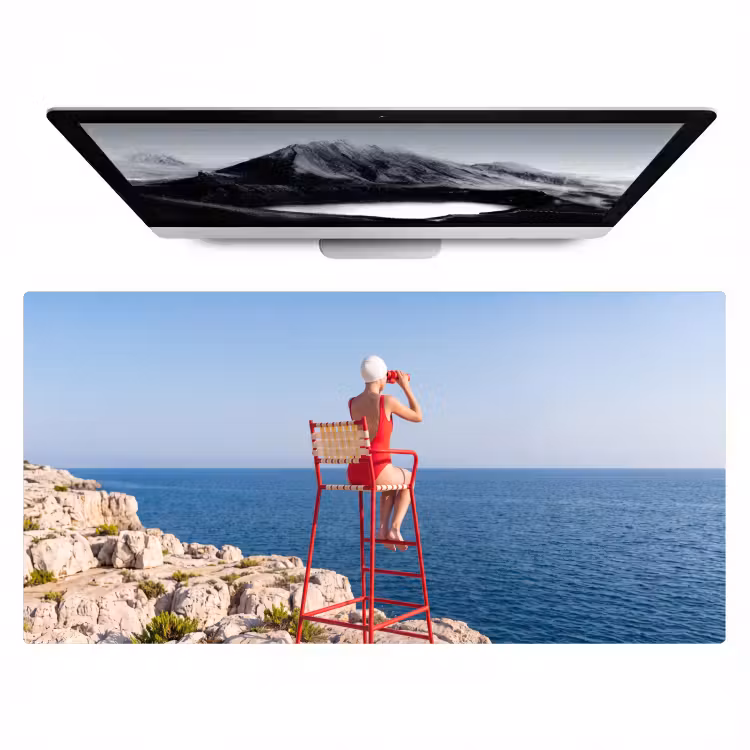 Bureau onderlegger - Vrouw - Zee - Kust - Verrekijker - Rood — 1