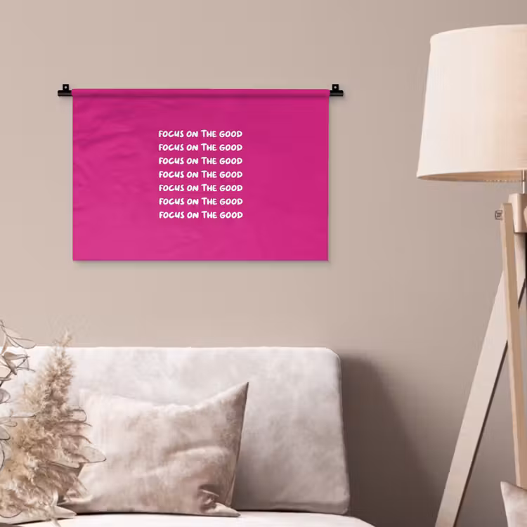 Wandkleed - Focus on the good - Roze - wit — 2