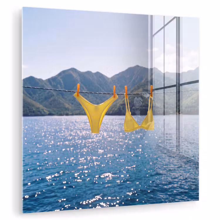 Glas schilderij - Badmode - Bikini - Zee - Bergen - Geel — 1