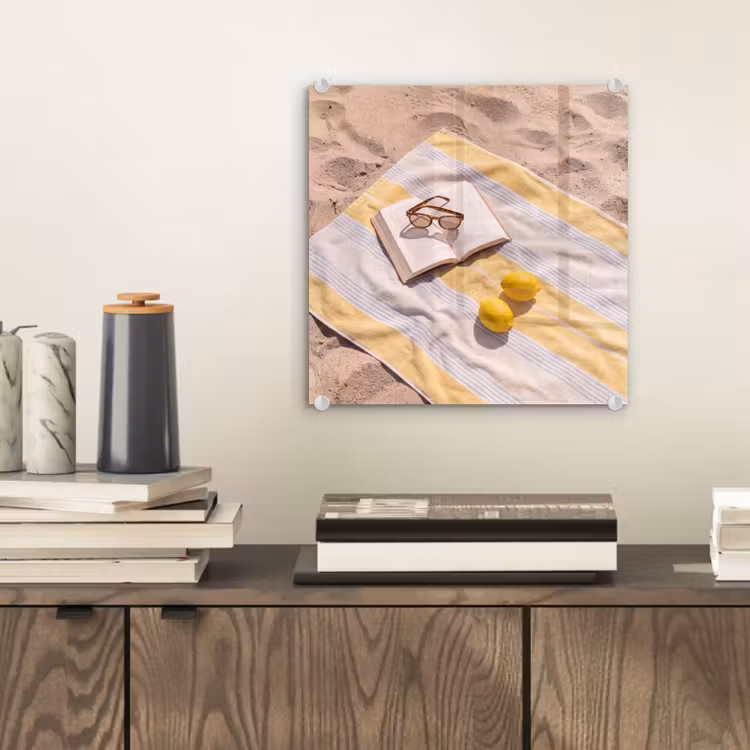 Glas schilderij - Boek - Zonnebril - Strand - Zomer - Geel — 2