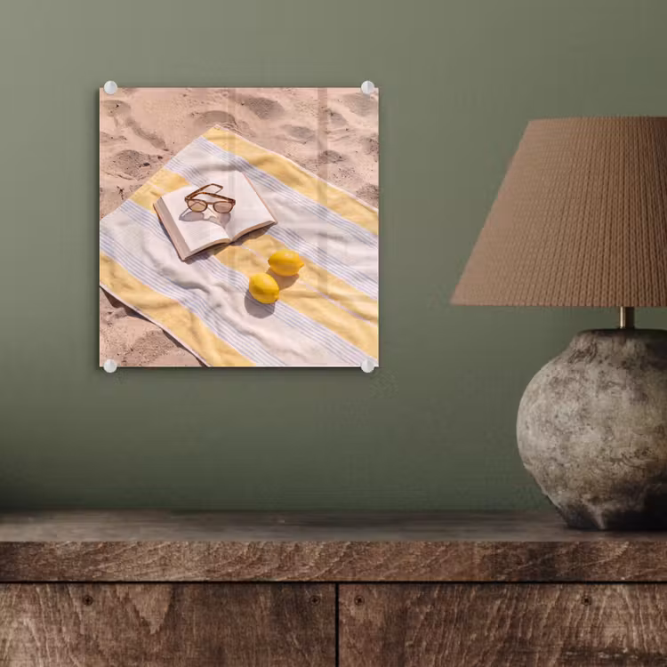 Glas schilderij - Boek - Zonnebril - Strand - Zomer - Geel — 4