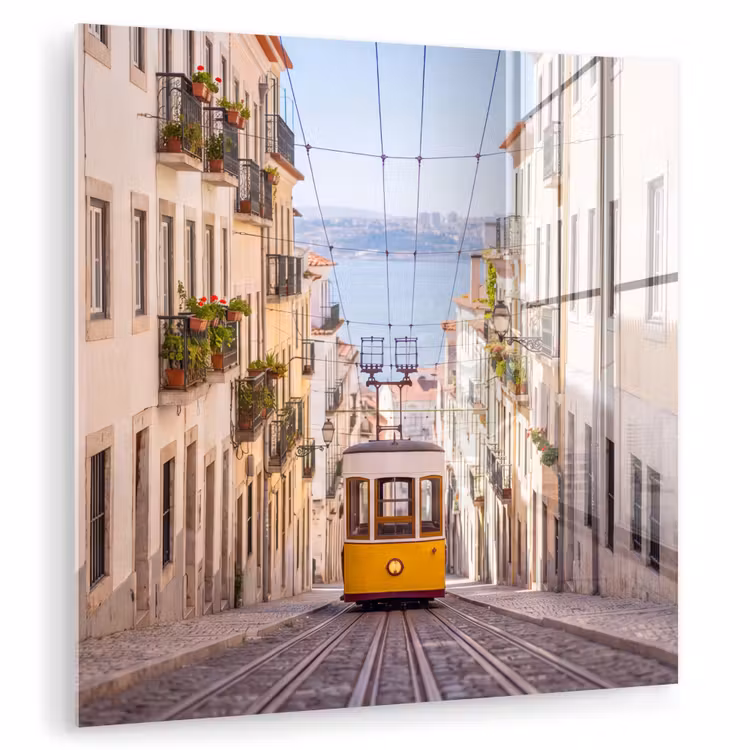 Glas schilderij - Tram - Straat - Stad - Architectuur - Geel — 1