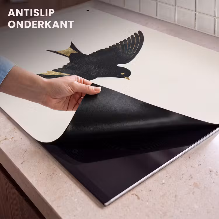 Inductie beschermer en spatscherm (2in1) - Zwarte zwaluw - Gouden accenten - Lichte achtergrond — 4