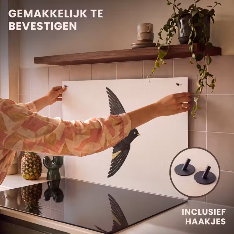 Inductie beschermer en spatscherm (2in1) - Zwarte zwaluw - Gouden accenten - Lichte achtergrond — 7