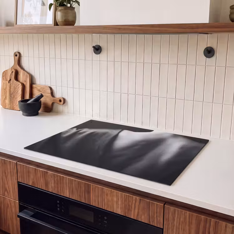 Inductie beschermer en spatscherm (2in1) - Schouder - Zijde - Rug - Zwart - Wit - Elegant — 3