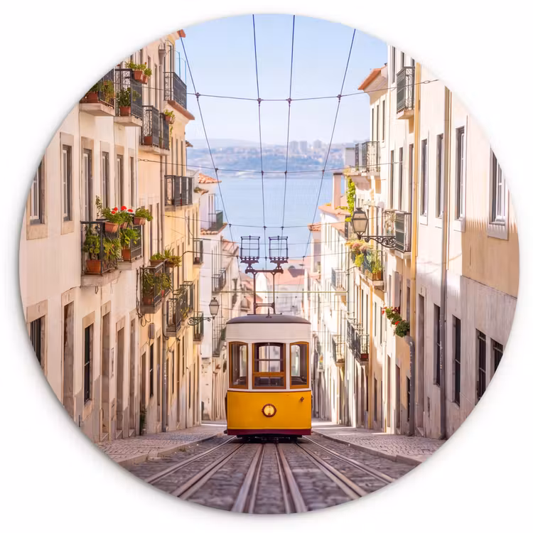 Wandcirkel - Glas - Tram - Straat - Stad - Architectuur - Geel — 1
