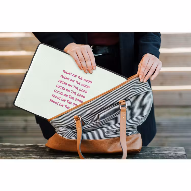 Laptophoes - Focus on the good - Roze — 4