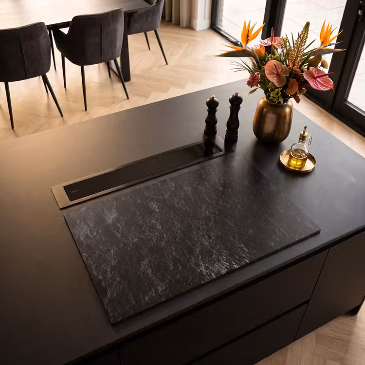 Inductie beschermer - Robuuste Kliffen in Monochroom — 5