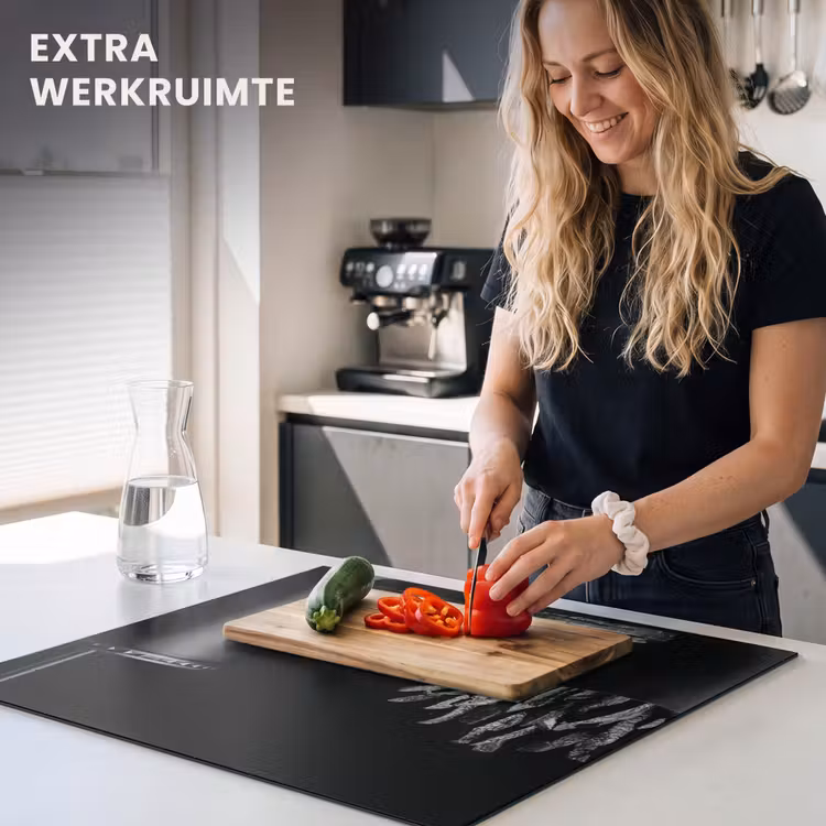 Inductie beschermer - Fastfood maaltijd met een burger en patat in zwart-wit — 4