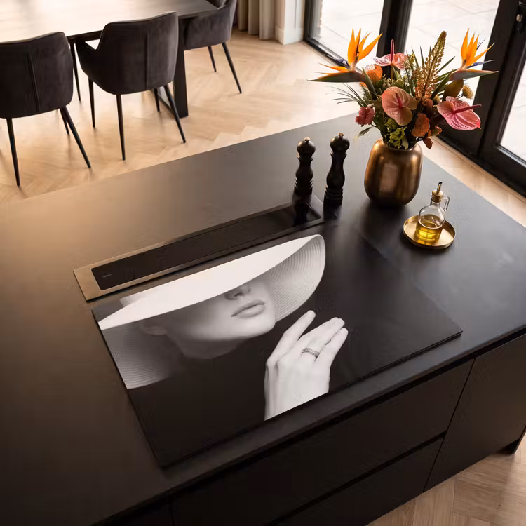 Inductie beschermer - Vrouw - Hoed - Hand - Zwart - Wit - Klassiek — 5