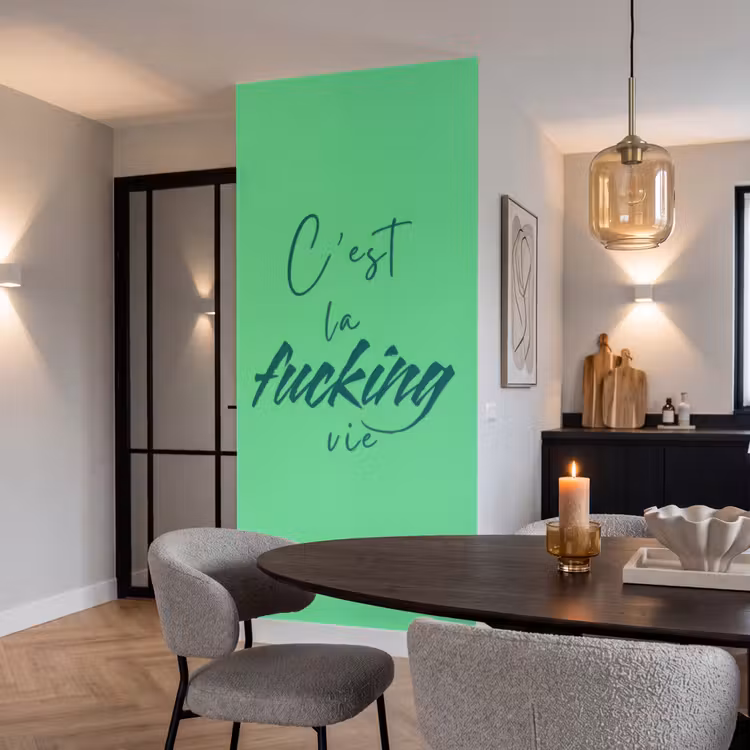 Behang - c'est la fucking vie - Groen - Penseelstijl — 5