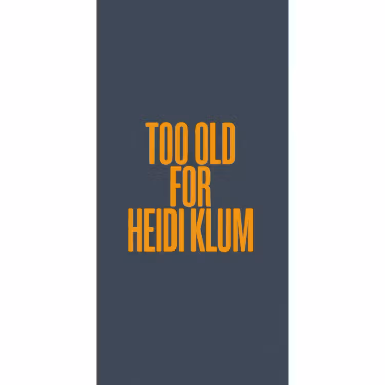 Behang - Too old for heidi klum - Geel - Blauw — 2