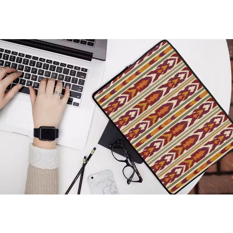 Laptophoes - Ikat - Bordeauxrood - Etnisch - Patroon — 3