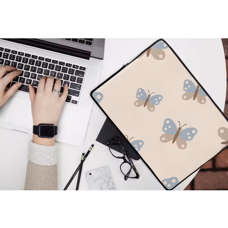 Laptophoes - Insect - Vlinderpatroon - Abstract - Blauw - Beige — 3