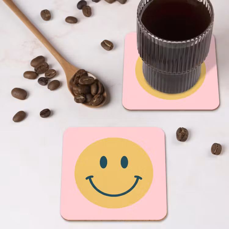 Onderzetter​ - Smiley - Geel - Roze - Symbool - Minimalistisch — 4